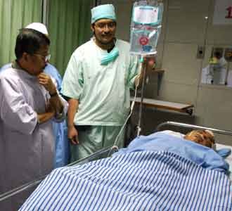 JK Jenguk Korban Bentrokan di Priok