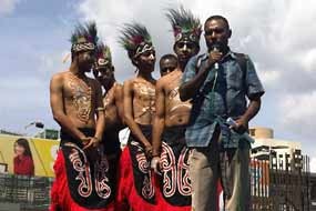 Pendukung Bupati Boven Digoel Demo KPK