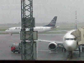 Hujan Deras, Bandara Juanda Sempat di-Close
