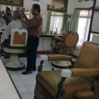 Mengintip Tempat Cukur Tertua  di Bandung