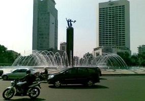 Sudah 2 Honda Jazz Nyemplung, Jalan di Bundaran HI Harus Dikaji