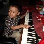 Kelana Rimba Sejati, 3,5 Tahun; Lelaki; m