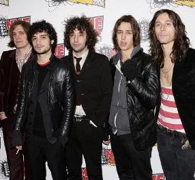 Ingin Sederhana, Album The Strokes Makan Waktu