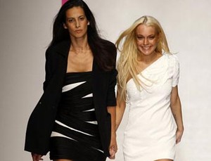 Tinggalkan Ungaro, Estrella Arch Ikuti Jejak Lindsay Lohan