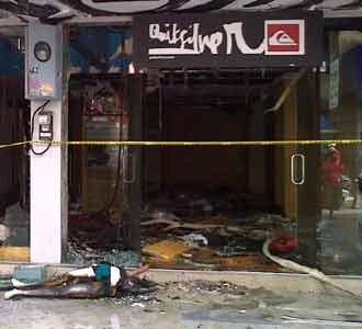 Kuta Square Terbakar