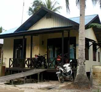 Balada Mantri di Pedalaman Kalimantan