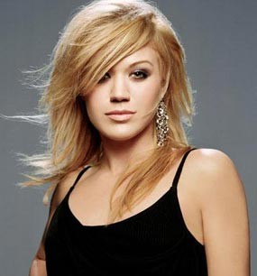 Diprotes, Kelly Clarkson Tak Akan Batalkan Konser di Jakarta