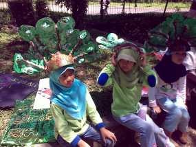 Peringati Hari Bumi, Siswa SAB Susuri Sungai Cikapundung