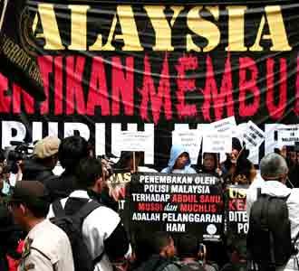 Buruh Migran Demo Kedubes Malaysia