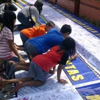 Kampanye Keselamatan Lalin, Polda Metro Kumpulkan Tanda Tangan Warga