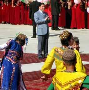 Sirkus Beraksi Lagi di Turkmenistan  Setelah 9 Tahun Dilarang