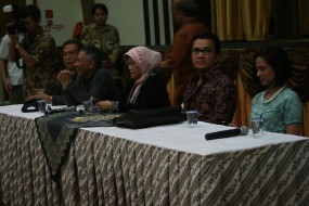Ditemui Anggota DPR, TKI di Singapura Curhat Soal Pungli 