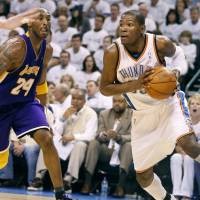 Thunder Samakan Lakers 2-2