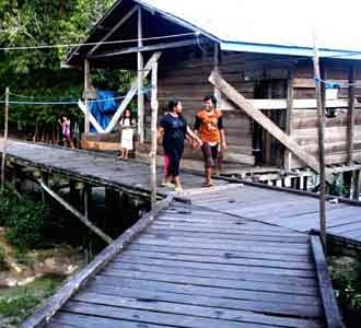 Dilema Kesehatan Dayak Tanjung