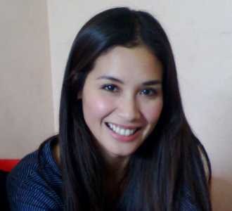 Senyum Manis Marsha Timothy