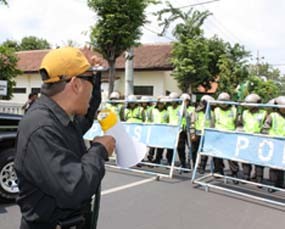 Kliennya Digagalkan, 3 Pengacara Suroso Temui Ketua KPUD