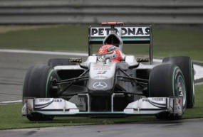 Mercedes Ganti Mobil Schumi di Spanyol
