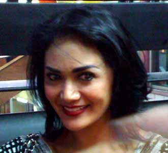 Bibir Merah Krisdayanti