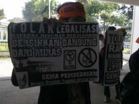 Gema Pembebasan Tolak Disahkannya Raperda Miras