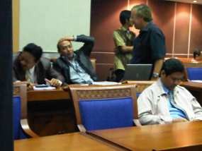 Panda Hampiri Dua Direktur KPK