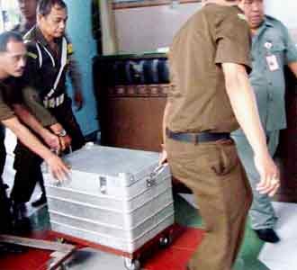 Uang 9,4 M Dari Lurah Untia Disita