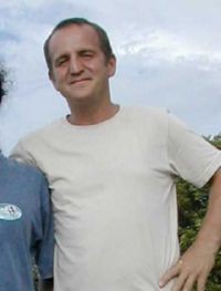 Hatcher Tak Sendirian Berburu Harta Karun Indonesia