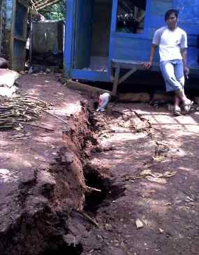 Gempa Kecil Terus Kejutkan Warga