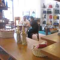 Bersantap ala Braga Cafe Sambil Belanja Kerajinan Jawa Barat