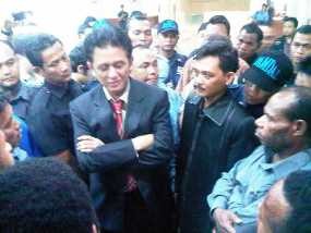 Geruduk KPK, Warga Minta Bupati Boven Digoel Dibebaskan