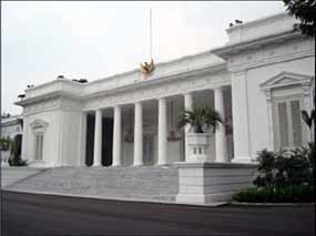 May Day, Istana Tutup untuk Umum