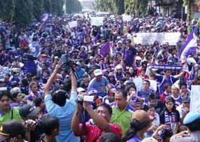 Demo Persikmania Ricuh, Kapolresta Dilempari Air Kencing