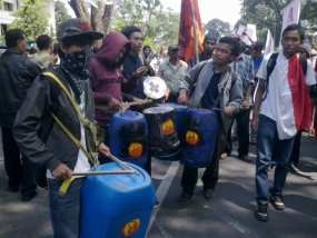 Aksi May Day di Bandung Berlangsung Damai