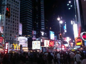 Polisi New York Buru Pria yang Terekam CCTV