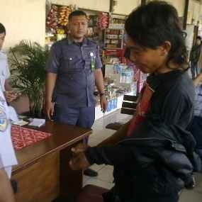 Tak Bawa Uang, 17 Penumpang KA Terpaksa Gadaikan Barang