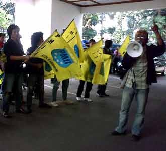 PMII Geruduk DPRD Kota Bandung