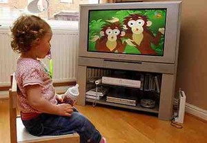 Balita yang Sering Nonton TV akan Bermasalah Saat Sekolah