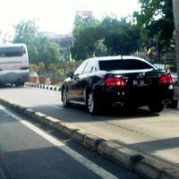 Datangi Polsek Mampang, Mensos Siap Ditilang