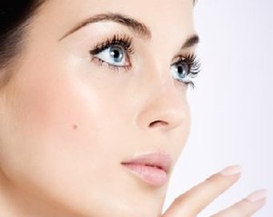Meremajakan Kulit Wajah Dengan Masker Kombinasi