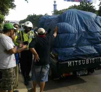 Bongkar Muat Pasar Keputran Ditutup
