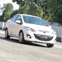 Mazda2 Sedan Resmi Diluncurkan