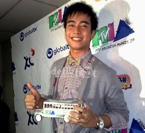 Vidi Aldiano: Ternyata Memang Safety Belt Itu Penting