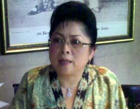 Ibunda Jane Menangis Minta Putrinya Pulang ke Rumah