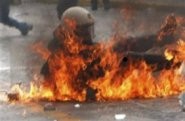 Demo di Yunani Berakhir Rusuh, 3 Tewas