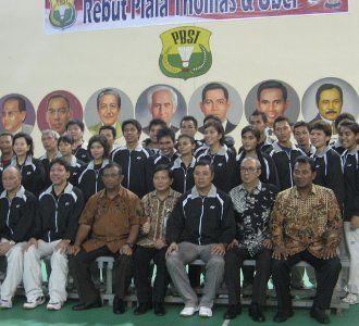 Memburu Piala Thomas & Uber