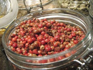Pink Pepper, si Cantik yang Menggigit