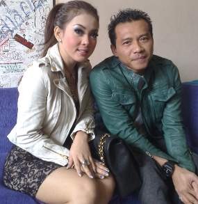 Anang Santai Digosipin Tidur Sekamar Bareng Syahrini