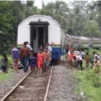 Berhasil Dievakuasi, Jalur KA Kembali Normal
