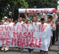Petani Temanggung Gelar Istighosah Tolak Fatwa Haram Rokok & RPP