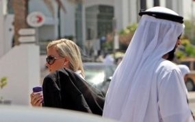 Cium Pria di Tempat Umum, Wanita Inggris Dibui 23 Hari di Dubai 