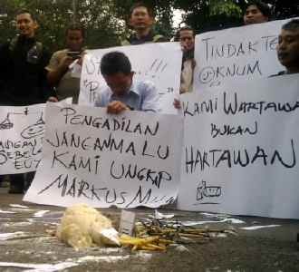 Wartawan Demo Tolak Kekerasan